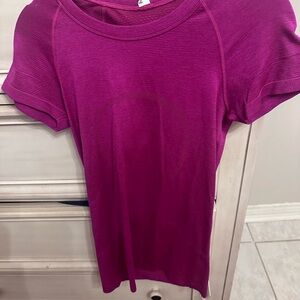 Lululemon shirt size 4